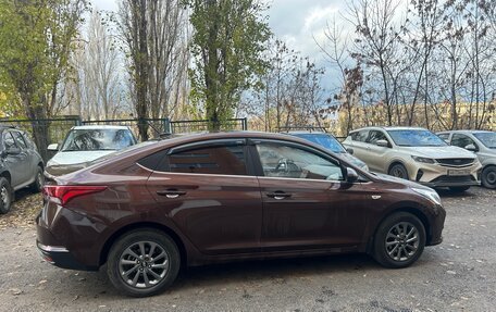 Hyundai Solaris II рестайлинг, 2021 год, 1 630 000 рублей, 3 фотография