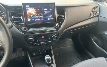 Hyundai Solaris II рестайлинг, 2021 год, 1 630 000 рублей, 9 фотография