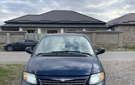 Chrysler Voyager IV, 2001 год, 650 000 рублей, 2 фотография