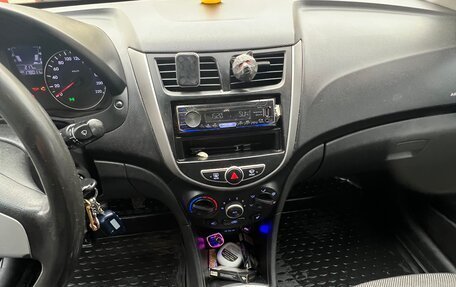 Hyundai Solaris II рестайлинг, 2011 год, 510 000 рублей, 1 фотография