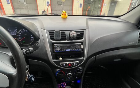 Hyundai Solaris II рестайлинг, 2011 год, 510 000 рублей, 2 фотография