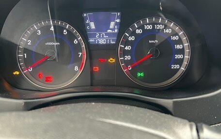 Hyundai Solaris II рестайлинг, 2011 год, 510 000 рублей, 3 фотография