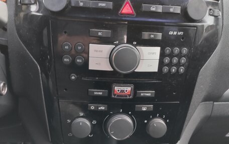 Opel Zafira B, 2010 год, 649 000 рублей, 14 фотография