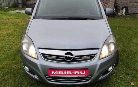 Opel Zafira B, 2010 год, 649 000 рублей, 16 фотография