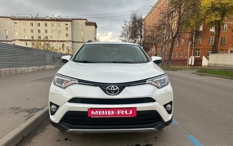 Toyota RAV4, 2018 год, 2 710 000 рублей, 2 фотография