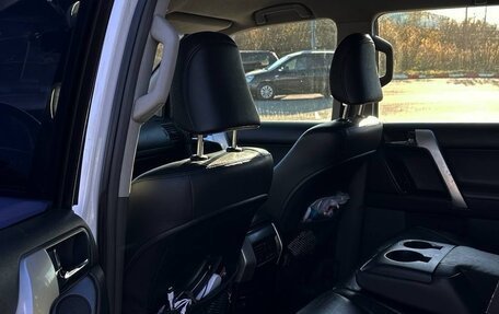 Toyota Land Cruiser Prado 150 рестайлинг 2, 2011 год, 1 900 000 рублей, 12 фотография