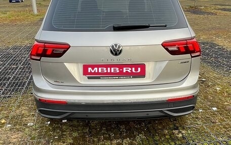 Volkswagen Tiguan II, 2021 год, 3 300 000 рублей, 6 фотография