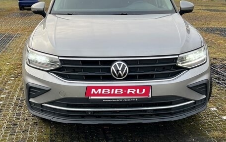 Volkswagen Tiguan II, 2021 год, 3 300 000 рублей, 11 фотография