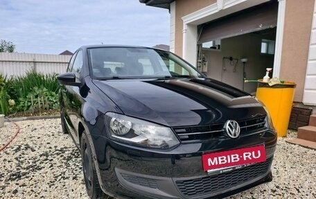Volkswagen Polo VI (EU Market), 2011 год, 935 000 рублей, 1 фотография
