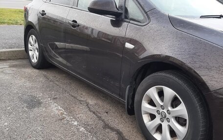 Opel Astra J, 2014 год, 860 000 рублей, 5 фотография