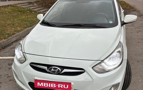 Hyundai Solaris II рестайлинг, 2012 год, 750 000 рублей, 5 фотография