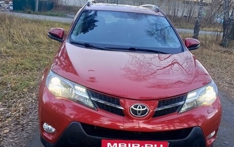 Toyota RAV4, 2014 год, 1 880 000 рублей, 2 фотография