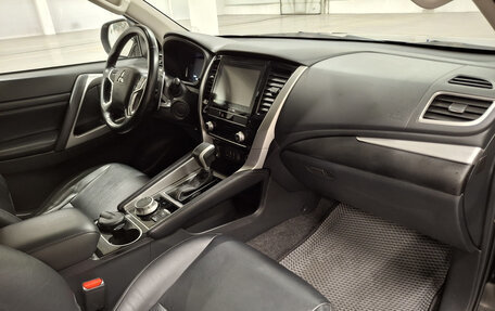 Mitsubishi Pajero Sport III рестайлинг, 2022 год, 4 050 000 рублей, 11 фотография