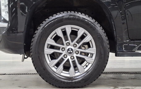 Mitsubishi Pajero Sport III рестайлинг, 2022 год, 4 050 000 рублей, 18 фотография