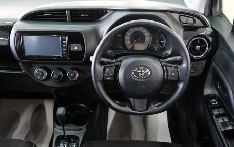 Toyota Vitz, 2019 год, 1 339 000 рублей, 12 фотография