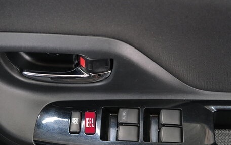 Toyota Vitz, 2019 год, 1 339 000 рублей, 9 фотография