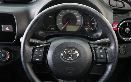 Toyota Vitz, 2019 год, 1 339 000 рублей, 13 фотография