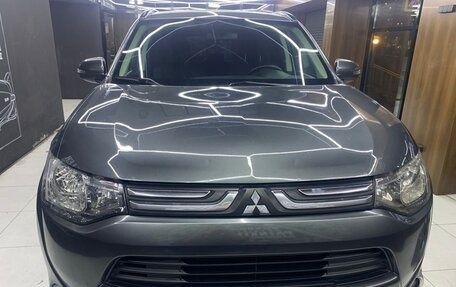 Mitsubishi Outlander III рестайлинг 3, 2013 год, 1 050 000 рублей, 7 фотография