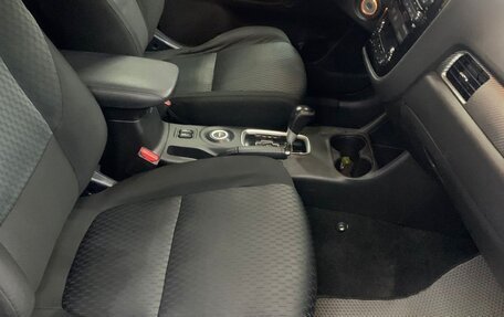 Mitsubishi Outlander III рестайлинг 3, 2013 год, 1 050 000 рублей, 14 фотография