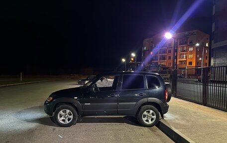 Chevrolet Niva I рестайлинг, 2015 год, 530 000 рублей, 2 фотография