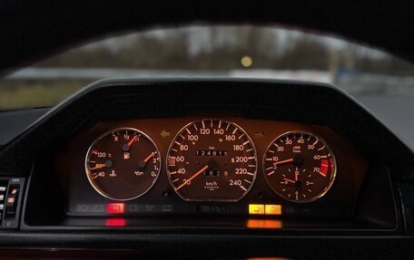 Mercedes-Benz E-Класс, 1994 год, 490 000 рублей, 3 фотография