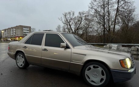 Mercedes-Benz E-Класс, 1994 год, 490 000 рублей, 11 фотография