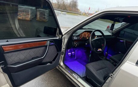 Mercedes-Benz E-Класс, 1994 год, 490 000 рублей, 6 фотография