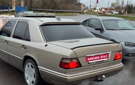 Mercedes-Benz E-Класс, 1994 год, 490 000 рублей, 9 фотография
