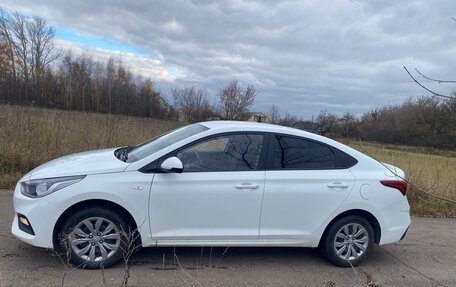 Hyundai Solaris II рестайлинг, 2019 год, 1 180 000 рублей, 3 фотография