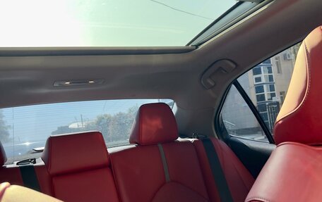 Toyota Camry, 2021 год, 3 550 000 рублей, 6 фотография