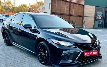 Toyota Camry, 2021 год, 3 550 000 рублей, 8 фотография