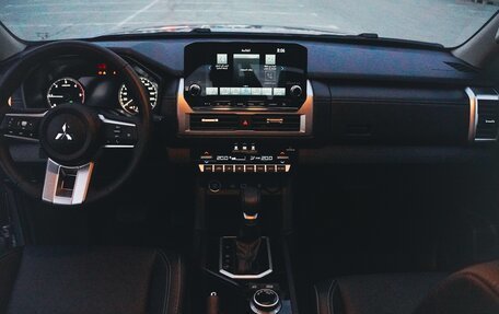 Mitsubishi L200, 2024 год, 4 950 000 рублей, 15 фотография