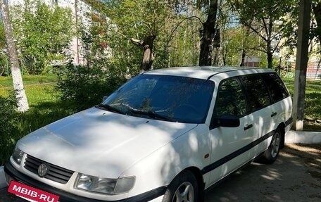 Volkswagen Passat B4, 1994 год, 395 000 рублей, 3 фотография