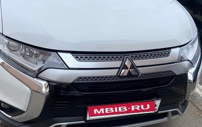 Mitsubishi Outlander III рестайлинг 3, 2020 год, 2 360 000 рублей, 1 фотография
