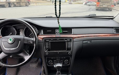 Skoda Superb III рестайлинг, 2011 год, 950 000 рублей, 18 фотография