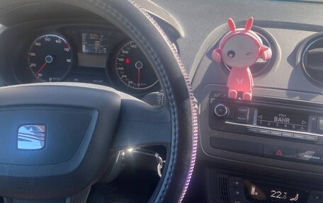 SEAT Ibiza IV рестайлинг 2, 2013 год, 1 150 000 рублей, 4 фотография