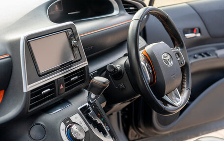 Toyota Sienta II, 2018 год, 1 890 000 рублей, 24 фотография