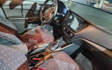 Hyundai Solaris II рестайлинг, 2018 год, 1 400 000 рублей, 6 фотография