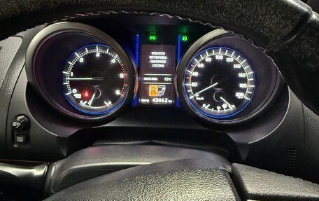 Toyota Land Cruiser Prado 150 рестайлинг 2, 2014 год, 3 200 000 рублей, 9 фотография