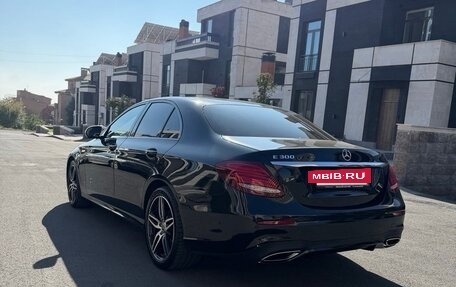 Mercedes-Benz E-Класс, 2016 год, 3 250 000 рублей, 5 фотография