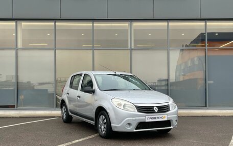 Renault Sandero I, 2013 год, 489 000 рублей, 2 фотография