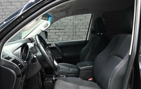 Toyota Land Cruiser Prado 150 рестайлинг 2, 2016 год, 3 600 000 рублей, 10 фотография