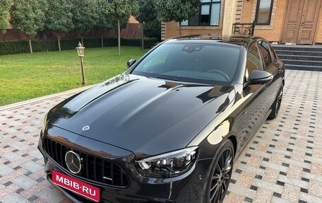 Mercedes-Benz E-Класс, 2021 год, 6 000 000 рублей, 1 фотография