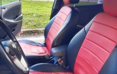 Hyundai Solaris II рестайлинг, 2012 год, 900 000 рублей, 22 фотография