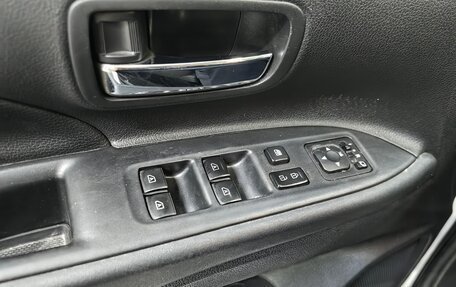 Mitsubishi Outlander III рестайлинг 3, 2019 год, 1 999 000 рублей, 23 фотография