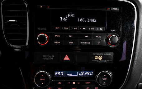 Mitsubishi Outlander III рестайлинг 3, 2017 год, 1 925 000 рублей, 17 фотография