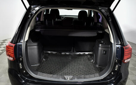 Mitsubishi Outlander III рестайлинг 3, 2017 год, 1 925 000 рублей, 19 фотография