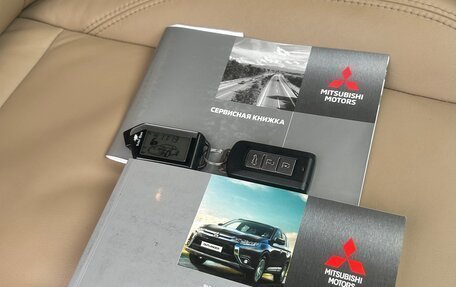 Mitsubishi Outlander III рестайлинг 3, 2019 год, 2 350 000 рублей, 25 фотография