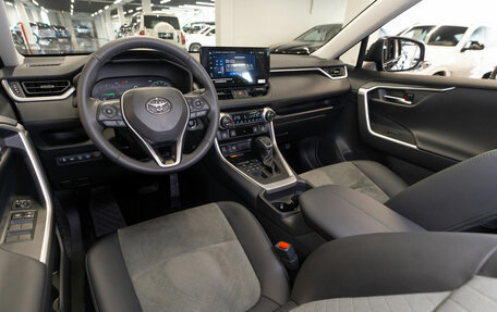 Toyota RAV4, 2025 год, 4 300 000 рублей, 7 фотография