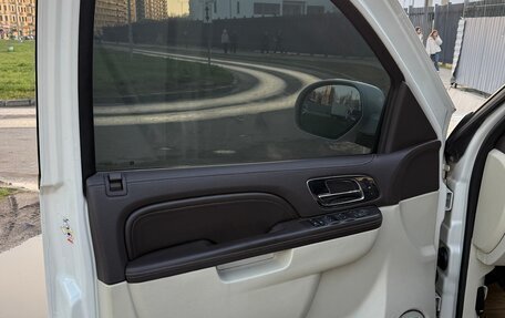 Cadillac Escalade III, 2010 год, 1 495 000 рублей, 10 фотография